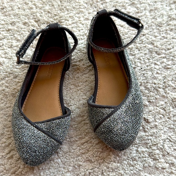 Old Navy Girls Silver Glitter Ankle Wrap Dress Shoes - Size 7- Gently Worn - Picture 2 of 7
